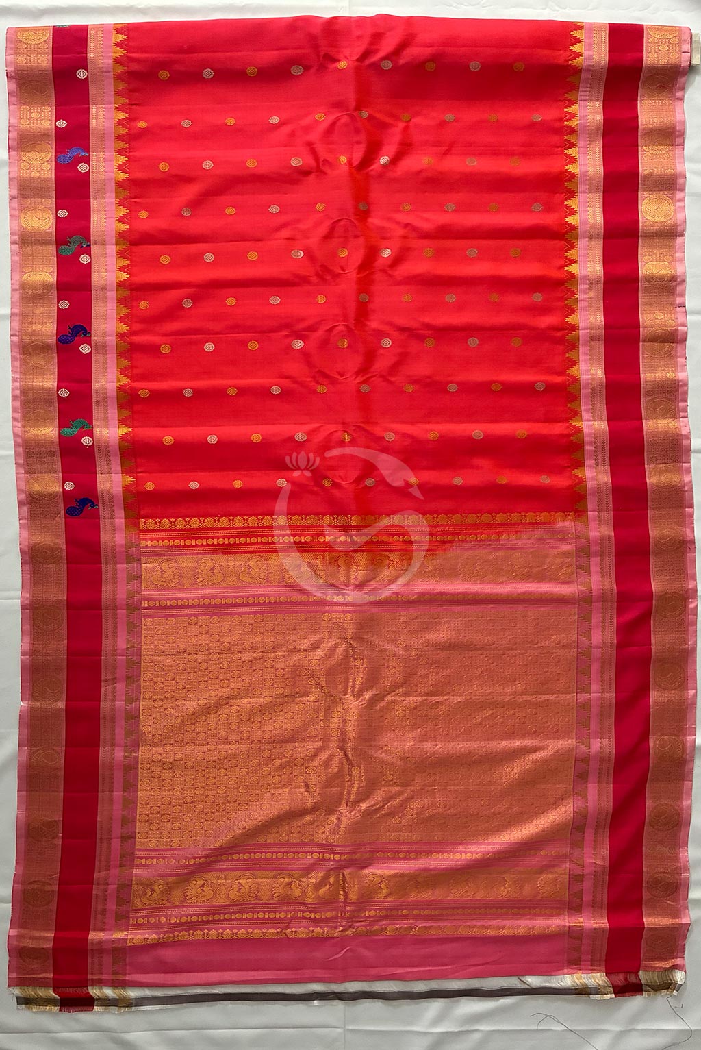 Gadwal Red butta with self butta gap border handloom silk saree