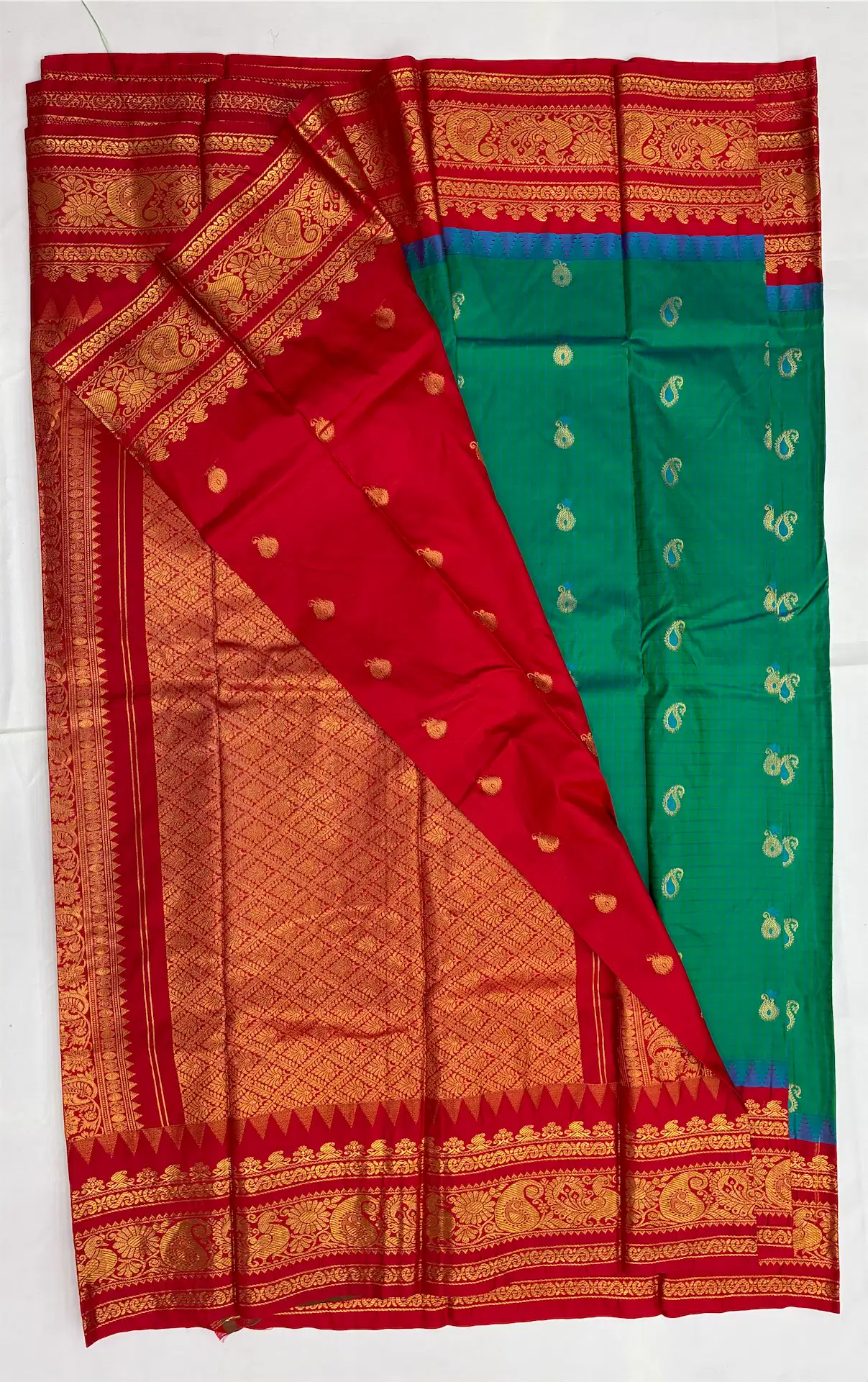 Gadwal Semi Silk Saree Checks Butas Rich Pallu and Border Green and Red